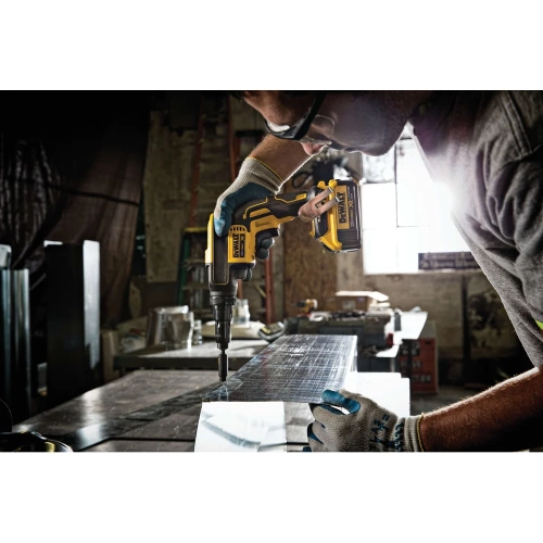 Аккумуляторный шуруповерт Dewalt DCF622N, 18 В, 34 Нм, 2000 об/мин, без АКБ и ЗУ DCF622N-XJ фото 5 Аккумуляторный шуруповерт Dewalt DCF622N, 18 В, 34 Нм, 2000 об/мин, без АКБ и ЗУ DCF622N-XJ фото 5