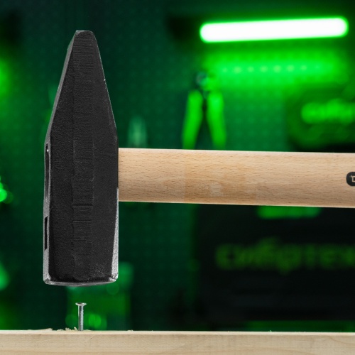 Молоток слесарный 1500 г, квадратный боек, деревянная рукоятка Сибртех фото 7