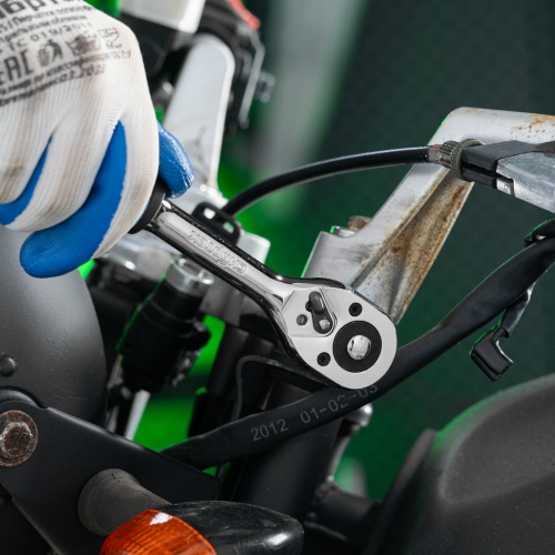 Ключ-трещотка 3/8", 45 зубьев, с быстрым сбросом, CrV, хром Сибртех фото 12