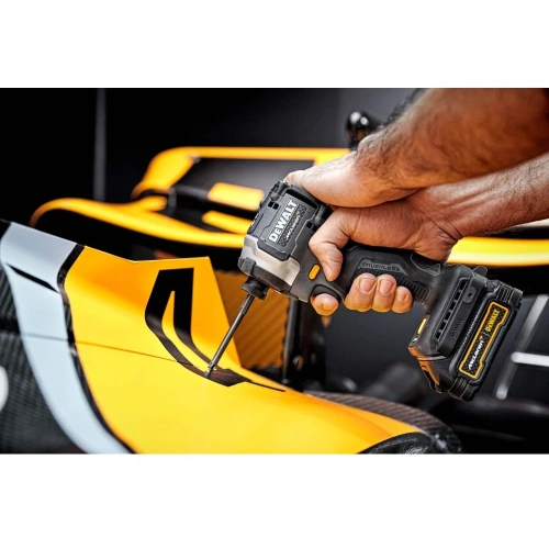 Шуруповерт Dewalt McLaren Limited Edition DCF85ME2GT, 18 В, 205 Нм, с 2 АКБ 1.7 Ач и ЗУ, в кейсе TSTAK DCF85ME2GT-QW фото 7 Шуруповерт Dewalt McLaren Limited Edition DCF85ME2GT, 18 В, 205 Нм, с 2 АКБ 1.7 Ач и ЗУ, в кейсе TSTAK DCF85ME2GT-QW фото 7