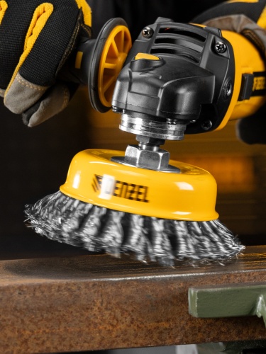 Щетка для УШМ, 125 мм, "Чашка", крученая нержавеющая проволока 0.5 мм, М14 Denzel фото 9