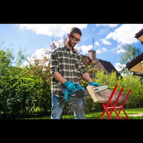 Аккумуляторная цепная пила Makita LXT DUC302RF2 фото 7