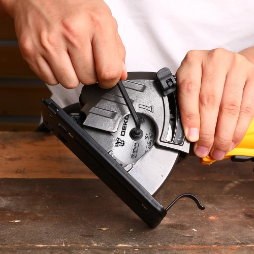 Дисковая (циркулярная) пила DEKO CSDK-900 в кейсе, 900Вт, 85мм диск 085-1154 фото 11