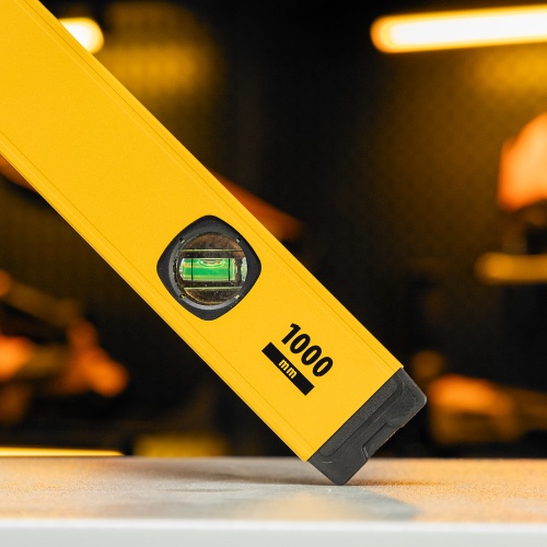 Уровень алюминиевый, магнит, фрезерованный, 3 глазка (1 зеркал.) 0,5 мм/м, 1000 мм Denzel фото 18