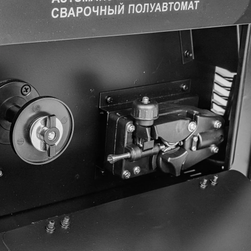 Сварочный полуавтомат P.I.T. PMIG145-С2 4.0кВт, 145А, ПВ-60, MMA 1,6-4,0мм, MIG 0,8-1,0мм PMIG145-C2 фото 7 Сварочный полуавтомат P.I.T. PMIG145-С2 4.0кВт, 145А, ПВ-60, MMA 1,6-4,0мм, MIG 0,8-1,0мм PMIG145-C2 фото 7