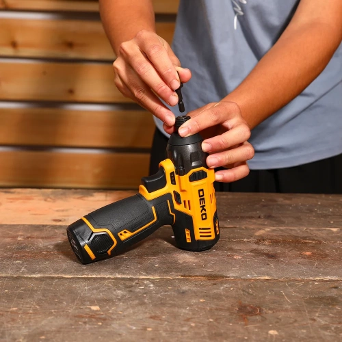 Аккумуляторный ударный винтоверт DEKO DKIS12-Li, с быстрозажимным патроном, 12В, 2*1.5Ач, в кейсе 063-4390 фото 8 Аккумуляторный ударный винтоверт DEKO DKIS12-Li, с быстрозажимным патроном, 12В, 2*1.5Ач, в кейсе 063-4390 фото 8