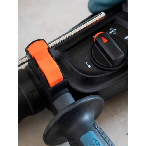 Сетевой перфоратор Senix SDS-plus , 900 Вт, 3.3 Дж, быстрозажимной патрон, кейс PDRE9.0-M1-EU фото 8 Сетевой перфоратор Senix SDS-plus , 900 Вт, 3.3 Дж, быстрозажимной патрон, кейс PDRE9.0-M1-EU фото 8