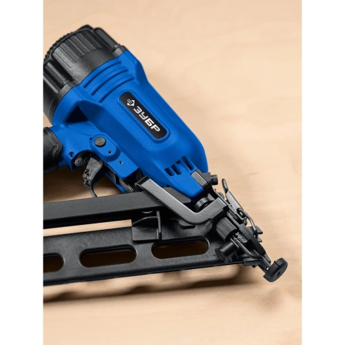 Пневматический финишный нейлер для реечных гвоздей ЗУБР DA34-64, 15Ga, DA34 32-64 мм, Профессионал 31926 фото 6 Пневматический финишный нейлер для реечных гвоздей ЗУБР DA34-64, 15Ga, DA34 32-64 мм, Профессионал 31926 фото 6