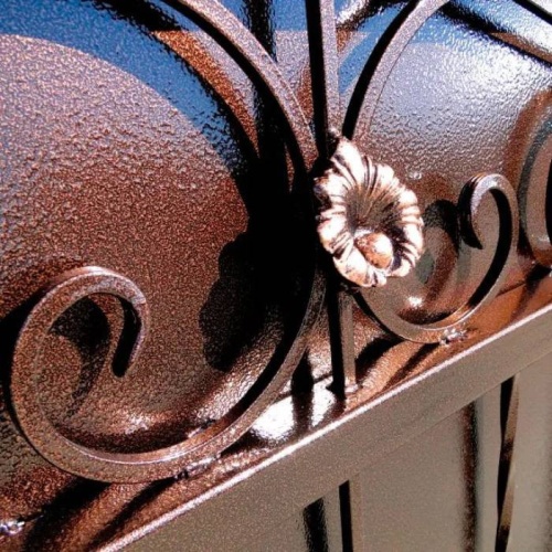 Грунт-эмаль молотковая Mokke 5879 коричневая 1,8 кг фото 3