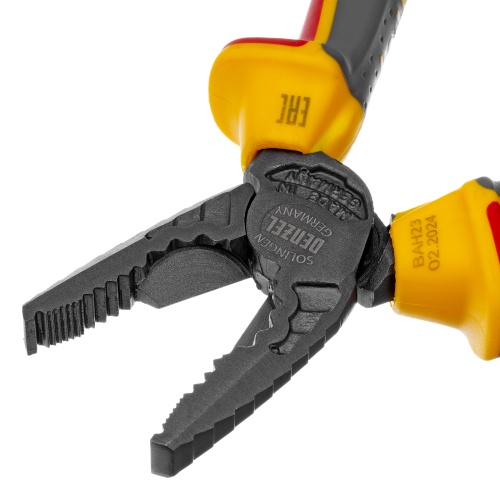 Плоскогубцы комбинированные, диэлектрические трехкомпонентные рукоятки до 1000 В, 180 мм Denzel фото 4