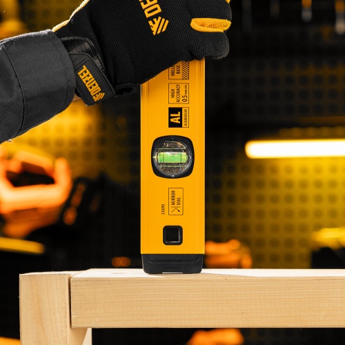 Уровень алюминиевый, магнит., фрезерованный, 3 глазка (1 зеркал.) 0,5 мм/м, 400 мм Denzel фото 14