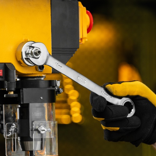 Ключ комбинированный трещоточный, 18 мм, CrV, матовый хром Denzel фото 9