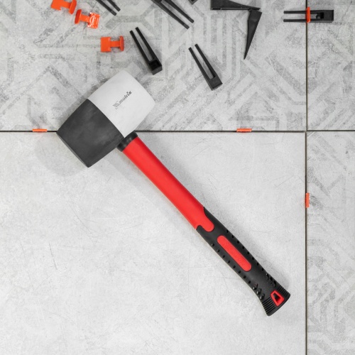 Киянка резиновая, 910 г, черно-белая резина, фибергласовая рукоятка Matrix фото 7