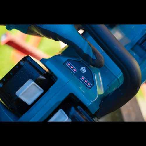 Аккумуляторная цепная пила Makita LXT DUC303Z фото 6 Аккумуляторная цепная пила Makita LXT DUC303Z фото 6