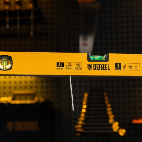 Уровень алюминиевый, магнит, фрезерованный, 3 глазка (1 зеркал.) 0,5 мм/м, 600 мм Denzel фото 16